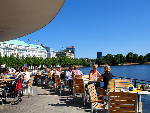 Brunchterrasse auf dem Alster Pavillon