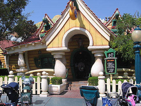 Attraktionen im Disneyland Resort Anaheim Bild von Citysam  